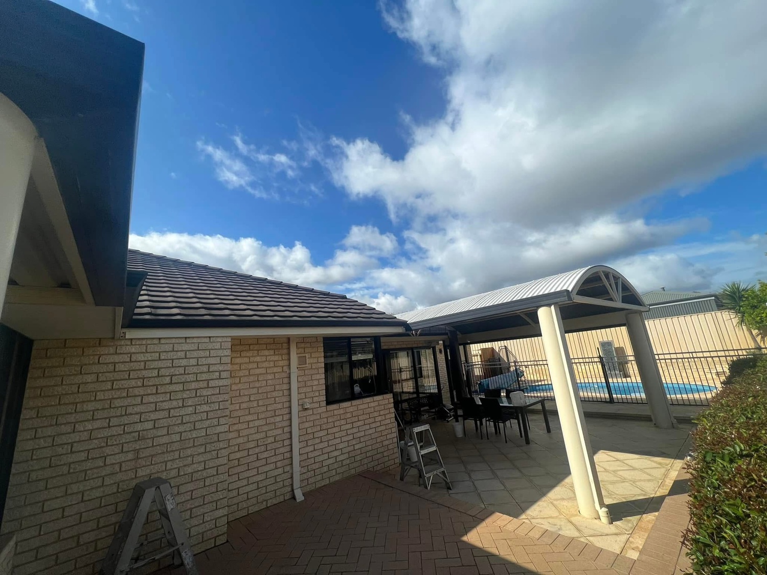 Curved & Dome, Patios 3