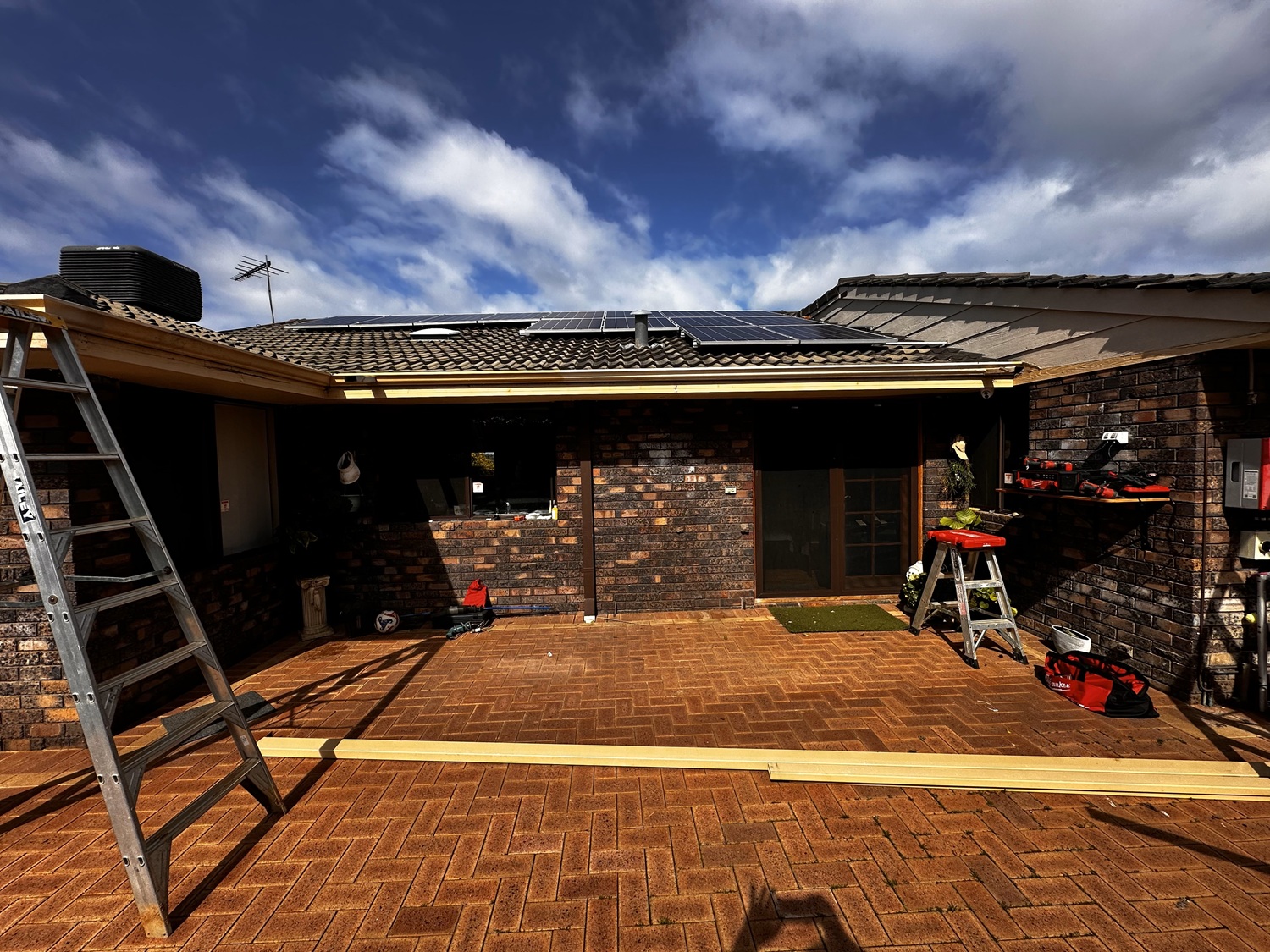 Curved & Dome, Patios 1