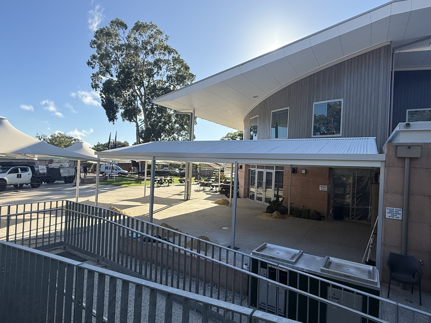 Cooldek, Gable, Patios 1